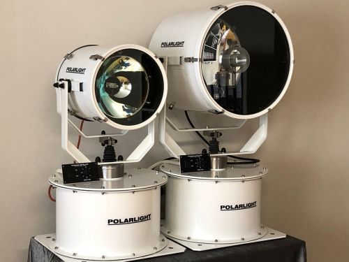 SL320 and SL460 remote controlled Halogen searchlights 