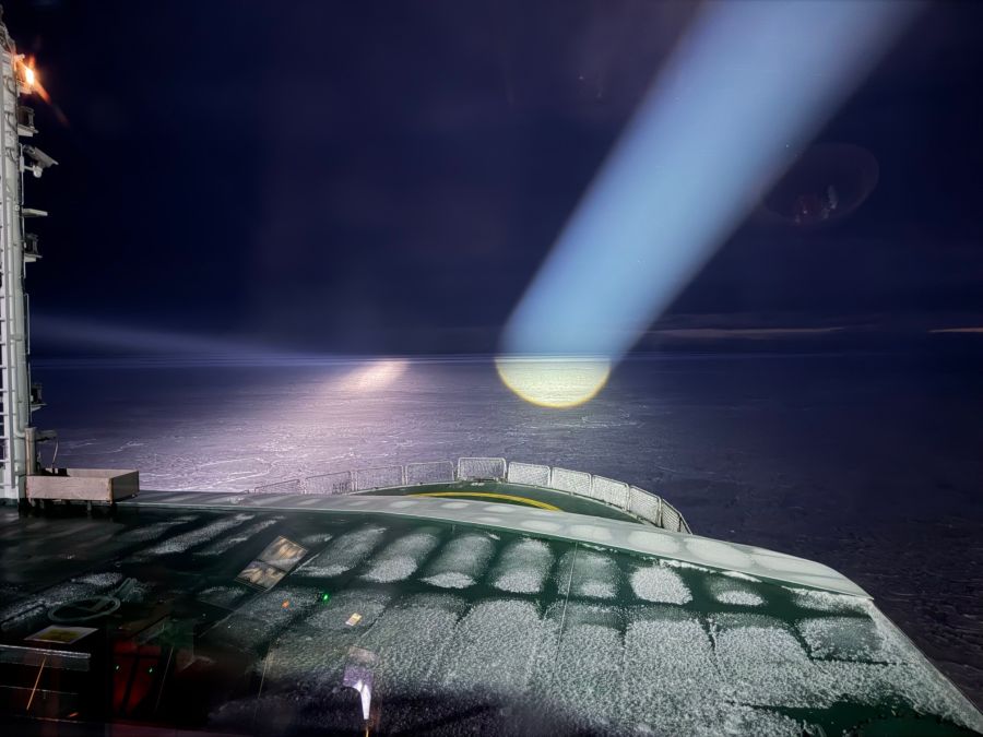 Polarlight LASER searchlights